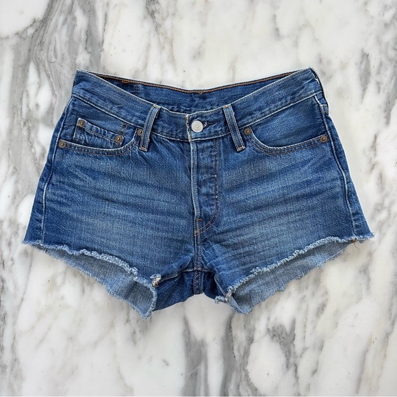 Levi’s 501 Mid-Rise Medium Wash Denim Cutoff Shorts • Sz 25 - Picture 6 of 11